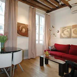  Apartment Holidaysinparis-bourg Tibourg Ii Frankreich